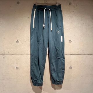 ナイキ(NIKE)のNIKE スウェット(スウェット)