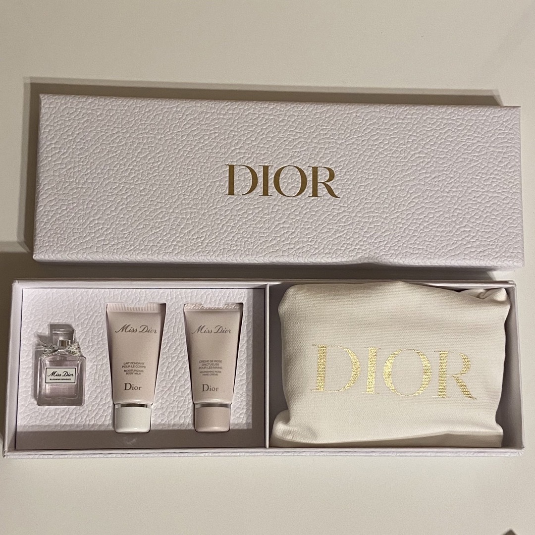 Dior(ディオール)のDior ディオール 香水、クリーム、ポーチのセット コスメ/美容のキット/セット(サンプル/トライアルキット)の商品写真