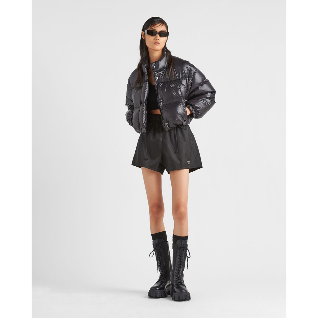 PRADA - セールPRADA 国内完売 Re Nylon クロップドダウン PRADA - セールPRADA 国内完売 Re Nylon クロップドダウン