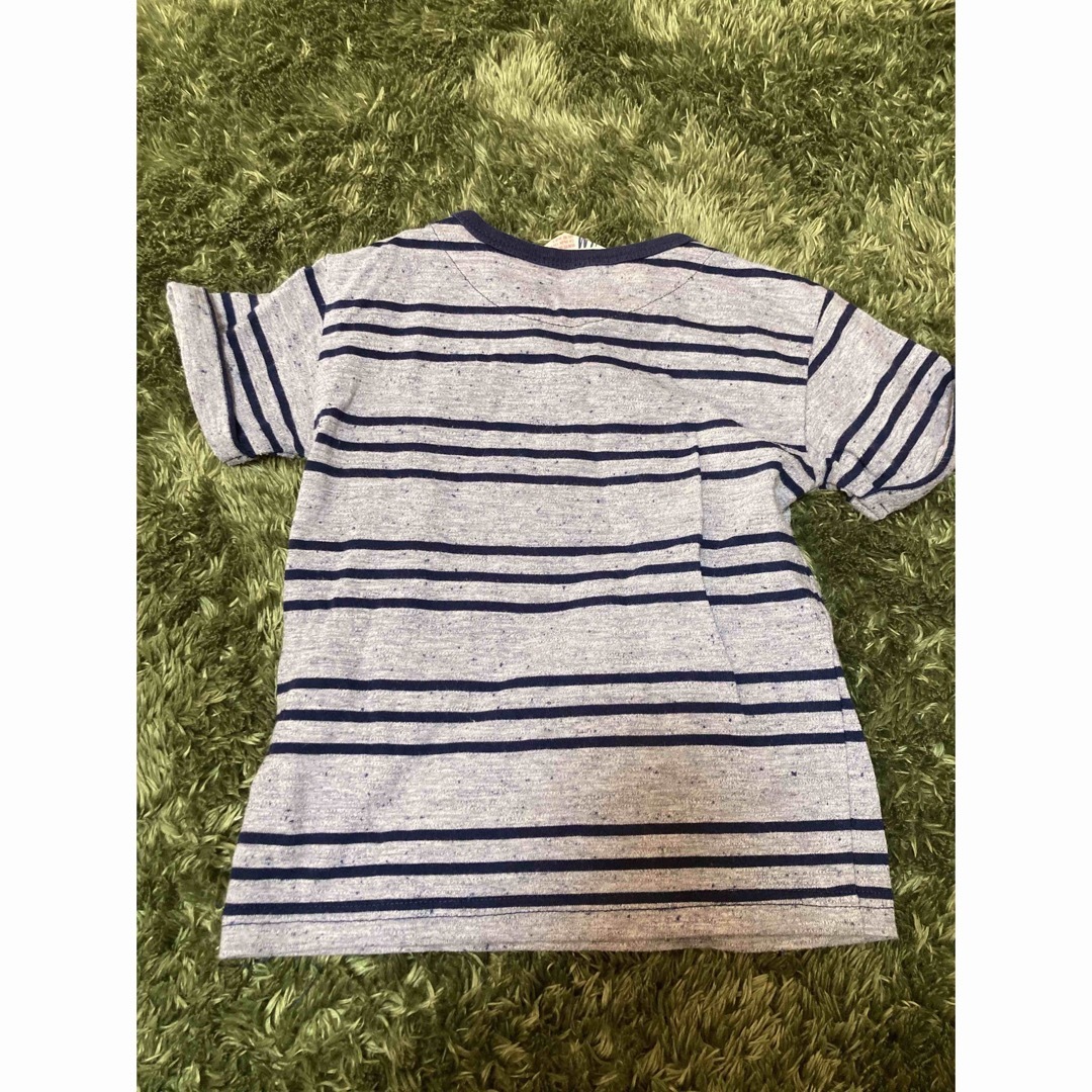 H&M(エイチアンドエム)のH&M ポケット付きTシャツ キッズ/ベビー/マタニティのキッズ服男の子用(90cm~)(Tシャツ/カットソー)の商品写真