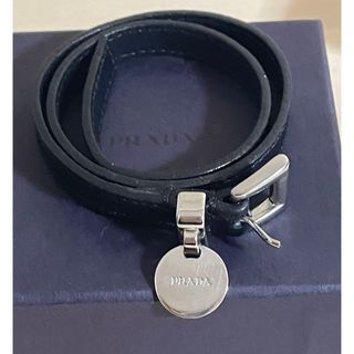 プラダ(PRADA)の美品★プラダ　PRADA レザー 2連　ブレスレット　ブラック(ブレスレット/バングル)