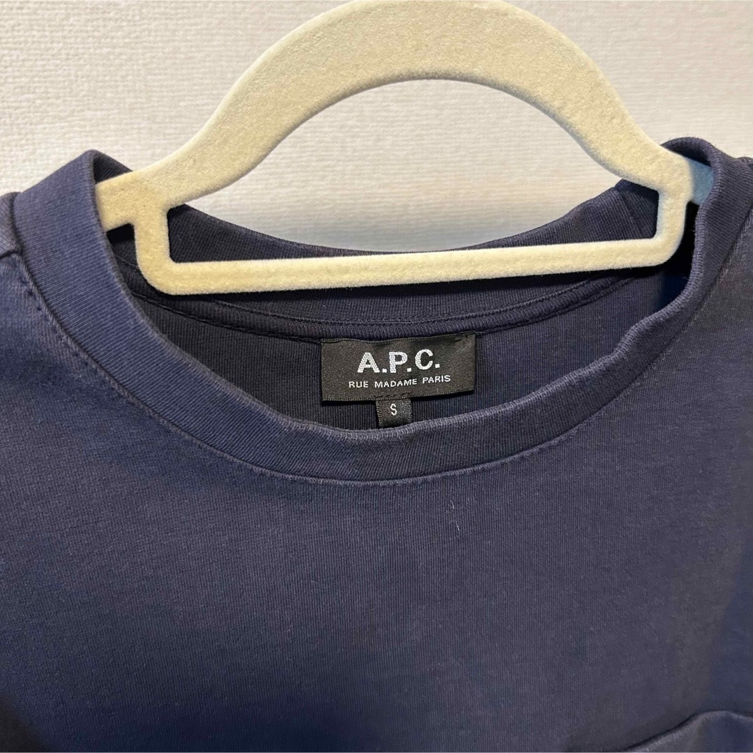 A.P.C(アーペーセー)のA.P.C. スウェット トレーナー 長袖 紺 カットソー ポケット　メンズ メンズのトップス(Tシャツ/カットソー(七分/長袖))の商品写真