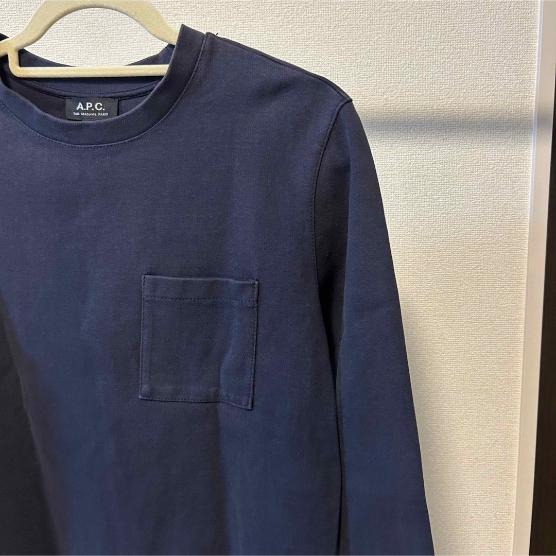 A.P.C(アーペーセー)のA.P.C. スウェット トレーナー 長袖 紺 カットソー ポケット　メンズ メンズのトップス(Tシャツ/カットソー(七分/長袖))の商品写真