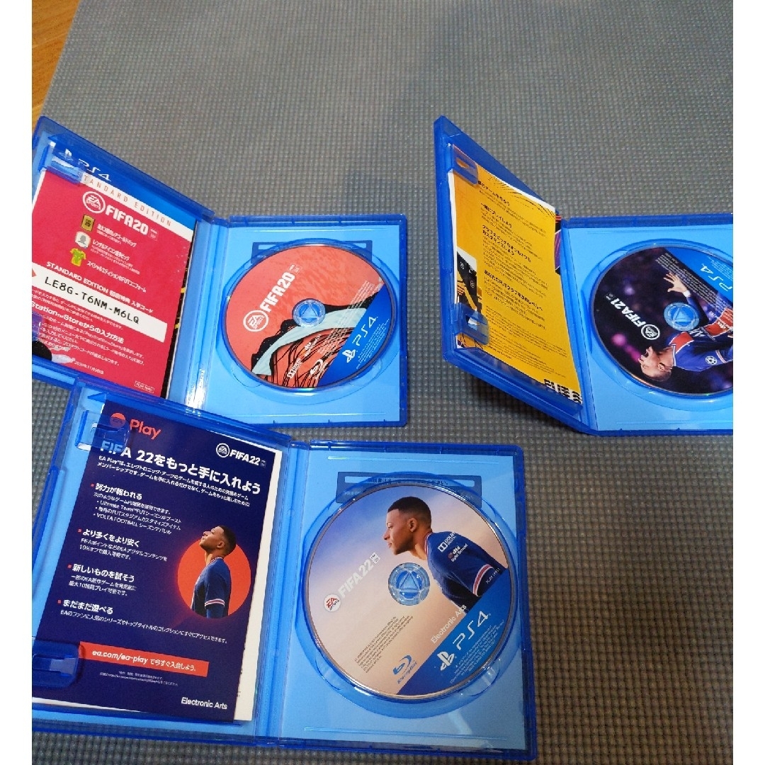 FIFA 20 21 22 三点セット　PS4　中古 エンタメ/ホビーのゲームソフト/ゲーム機本体(家庭用ゲームソフト)の商品写真