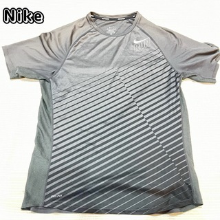 ナイキ(NIKE)のNIKE Tシャツ　L ボーダー　ブラック　スポーツ(Tシャツ/カットソー(半袖/袖なし))