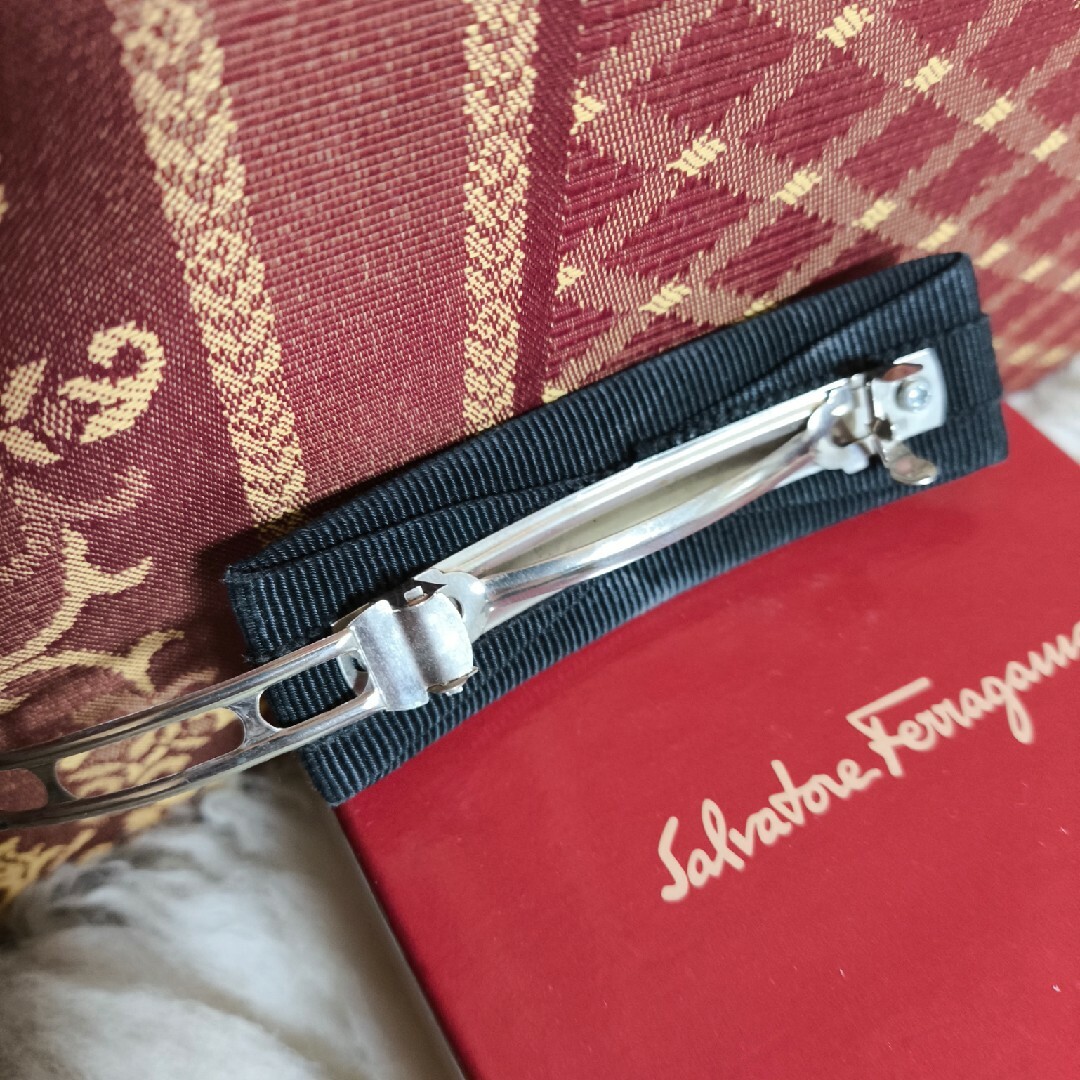 Salvatore Ferragamo(サルヴァトーレフェラガモ)のサルヴァトーレ　フェラガモ（Salvatore　Ferragamo）バレッタ レディースのヘアアクセサリー(バレッタ/ヘアクリップ)の商品写真