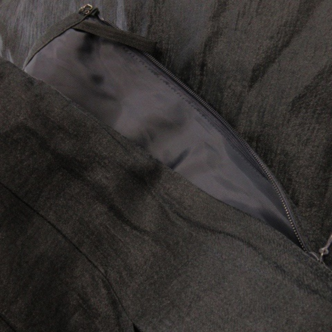 Yorkland(ヨークランド)のヨークランド スカート フレア ミモレ ロング サテン 光沢感 楊柳 7 黒 レディースのスカート(ロングスカート)の商品写真