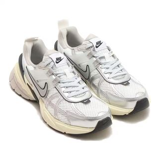 ナイキ(NIKE)のNIKE v2k run 23.5センチ(スニーカー)