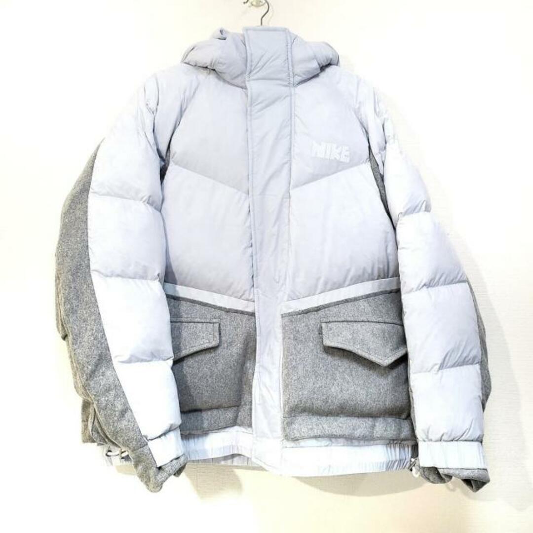 sacai(サカイ)のSacai(サカイ) ダウンジャケット サイズL-G-G メンズ - ライトグレー×グレー 長袖/冬/NIKEコラボ メンズのジャケット/アウター(ダウンジャケット)の商品写真