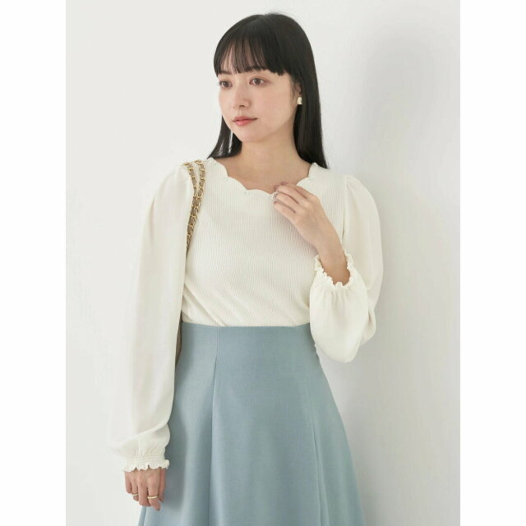 earth music & ecology(アースミュージックアンドエコロジー)の【アイボリー】スカラップビジュープルオーバー カットソー/レディース/春/24SS レディースのトップス(カットソー(長袖/七分))の商品写真