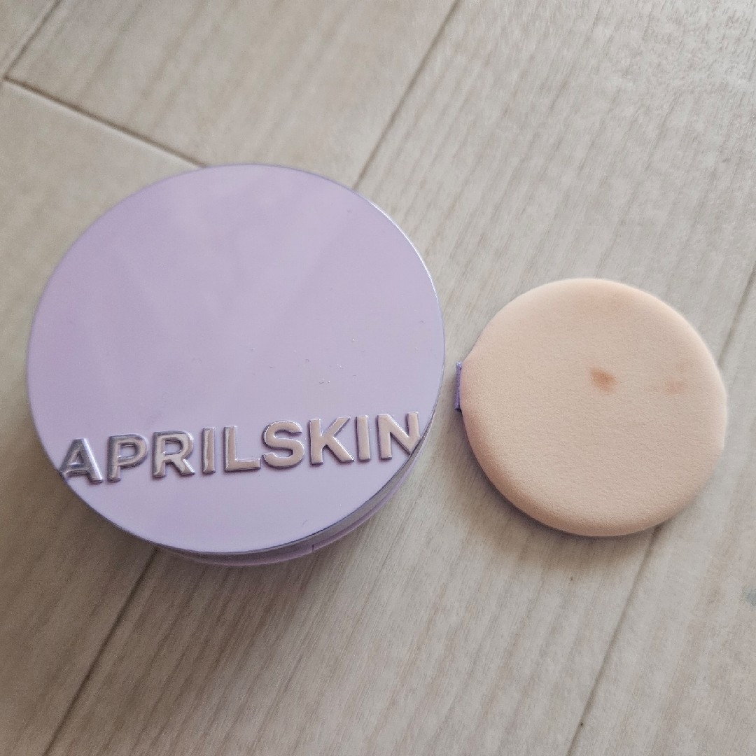 ☆値下げ☆APRILSKIN（エイプリルスキン）ウルトラスリムクッション #23 コスメ/美容のベースメイク/化粧品(ファンデーション)の商品写真