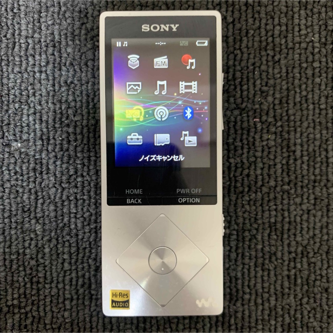 WALKMAN(ウォークマン)の美品 SONY WALKMAN NW-A16 32GB シルバー スマホ/家電/カメラのオーディオ機器(ポータブルプレーヤー)の商品写真