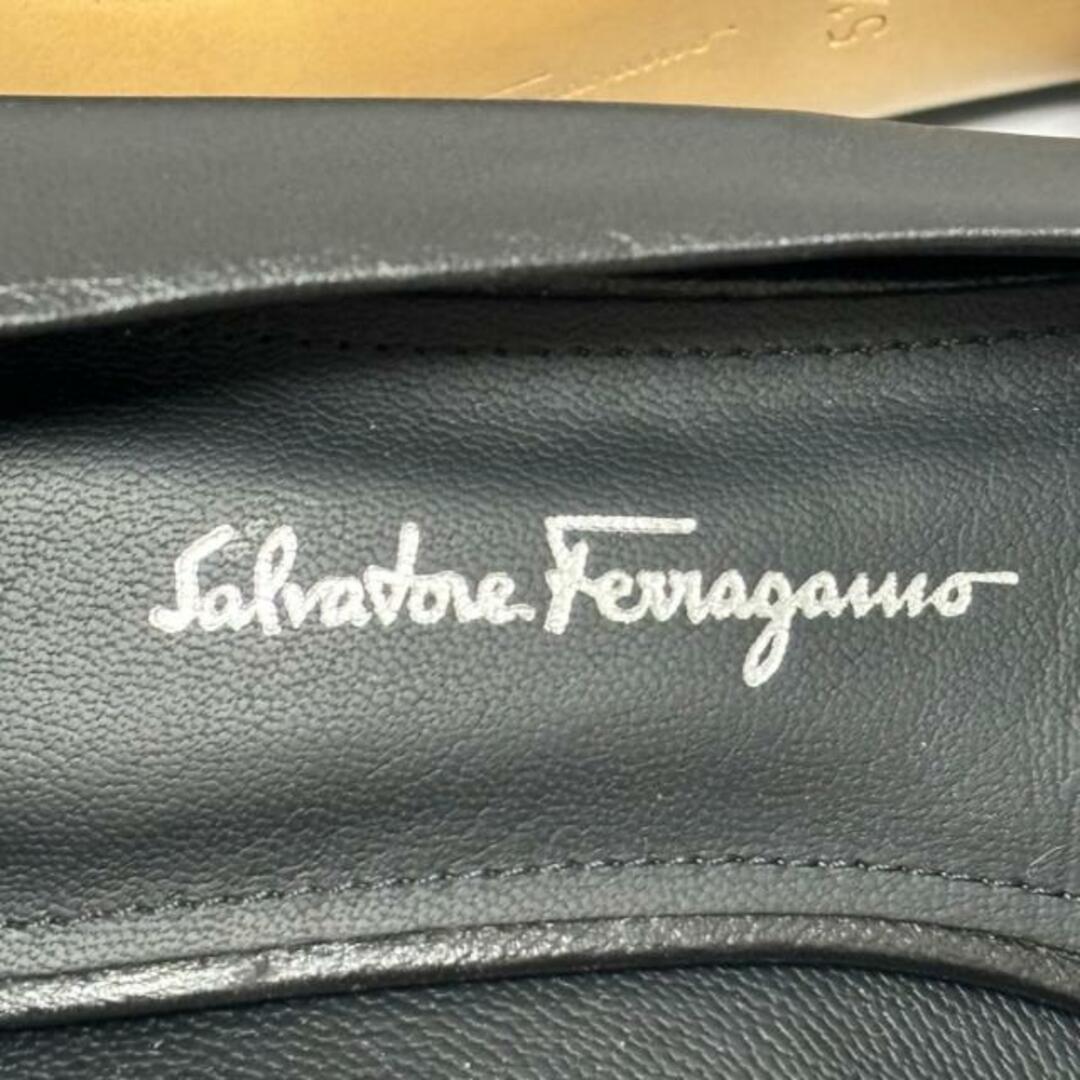 配送員設置送料無料 SalvatoreFerragamo(サルバトーレフェラガモ) パンプス 5 1/2 D レディース美品 - 黒×シルバー レザー