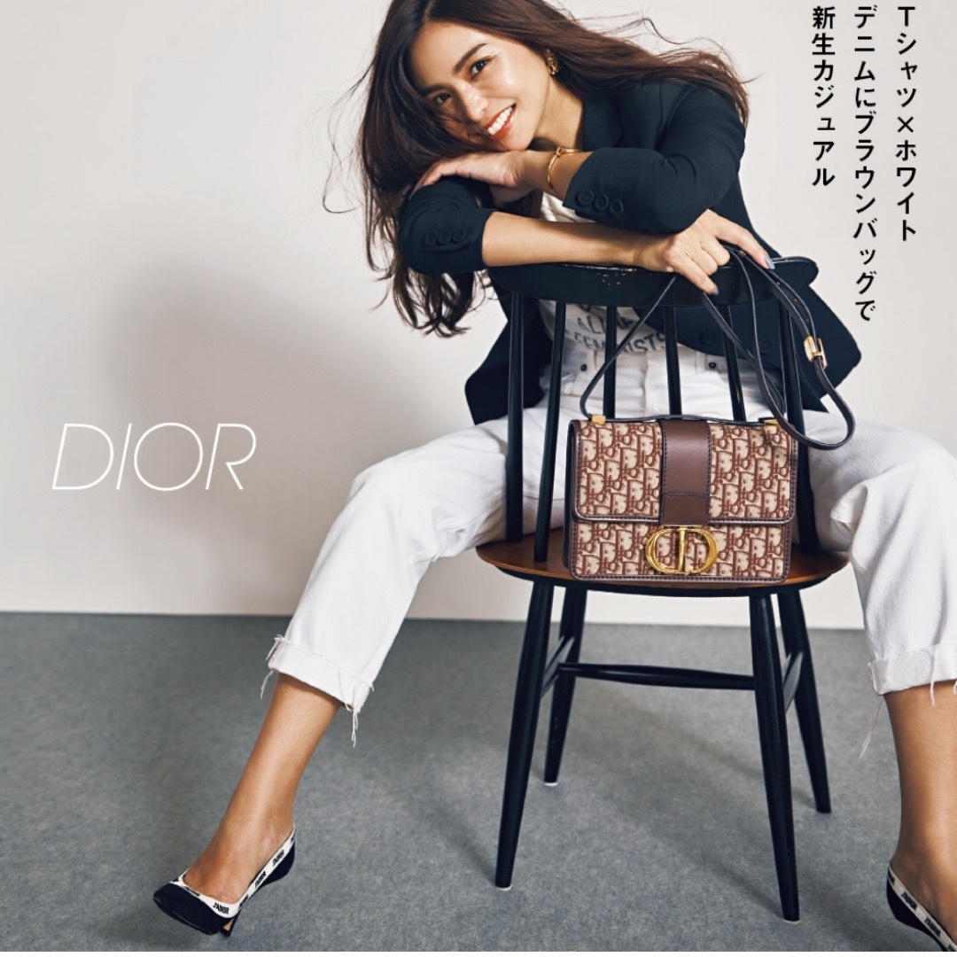 Christian Dior(クリスチャンディオール)のDIOR  ホワイト　カットオフデニムパンツ レディースのパンツ(デニム/ジーンズ)の商品写真