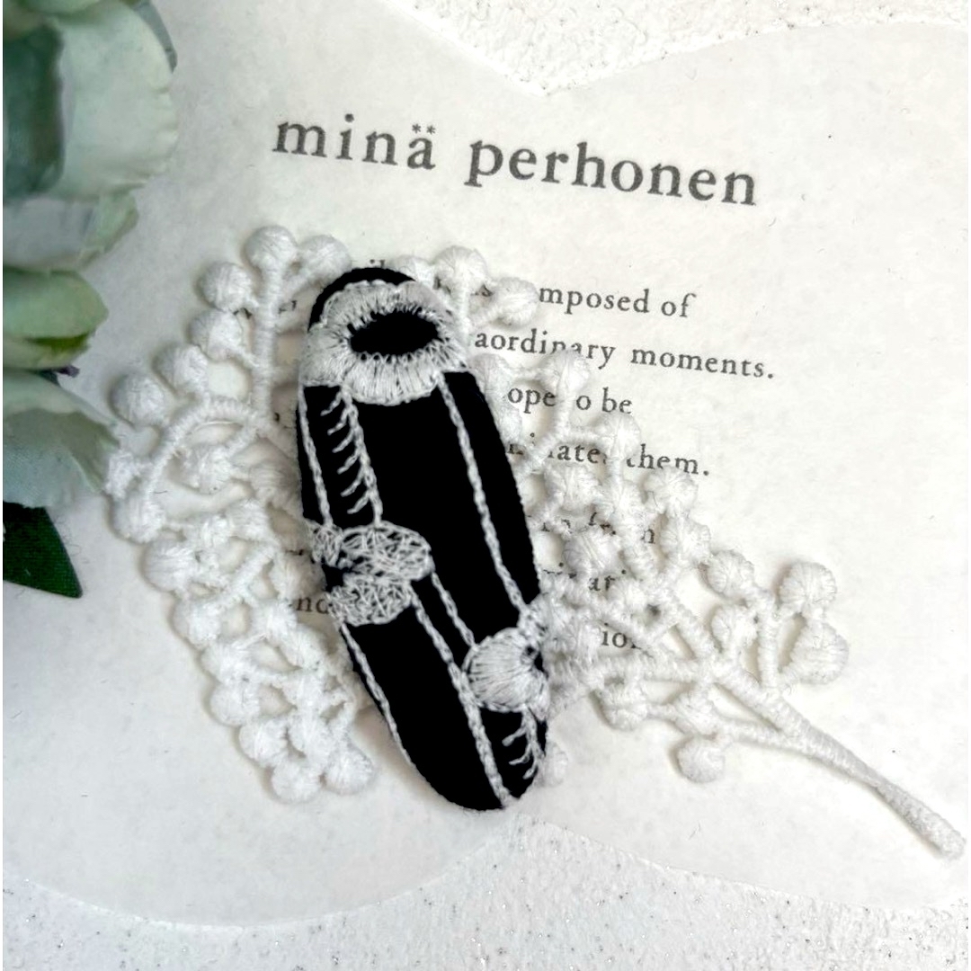 mina perhonen(ミナペルホネン)のミナペルホネン⚮̈ヘアピンflower step247 ⚮̈ ハンドメイド ハンドメイドのアクセサリー(ヘアアクセサリー)の商品写真