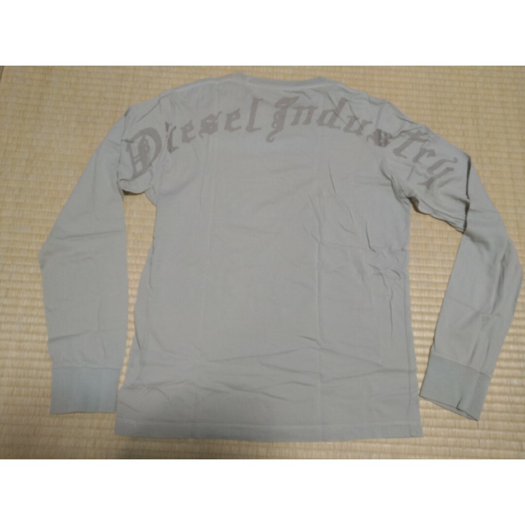 DIESEL(ディーゼル)の⑨未使用美品★DIESELディーゼル★グレー★ロンT★Lサイズ メンズのトップス(Tシャツ/カットソー(七分/長袖))の商品写真