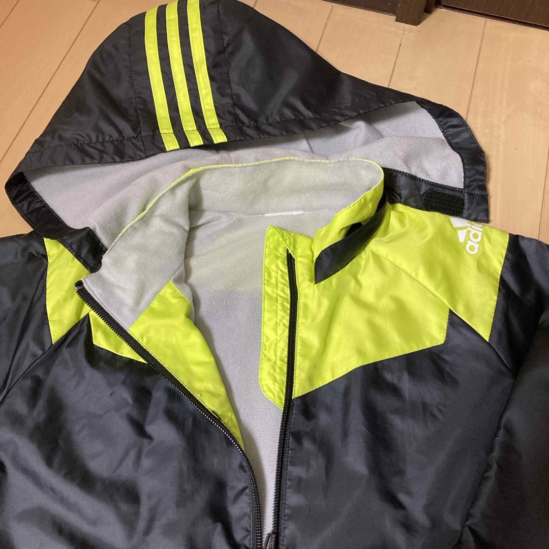 adidas(アディダス)のadidas ウインドブレーカー キッズ/ベビー/マタニティのキッズ服男の子用(90cm~)(ジャケット/上着)の商品写真