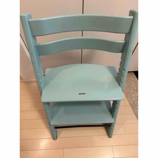 ストッケ(Stokke)の【美品】子供イス　STOKKE Tripp Trapp アクアブルー　廃盤色(その他)