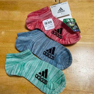 アディダス(adidas)の新品☺︎ アディダス　靴下　3足セット　サイズ23〜25センチ(靴下/タイツ)