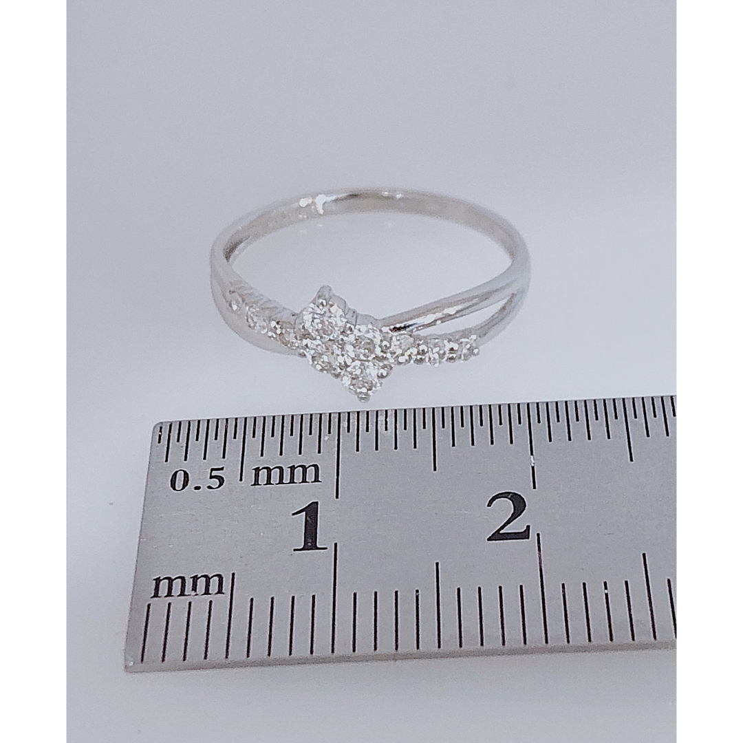 【新品】ダイヤモンドプラチナリング レディースのアクセサリー(リング(指輪))の商品写真