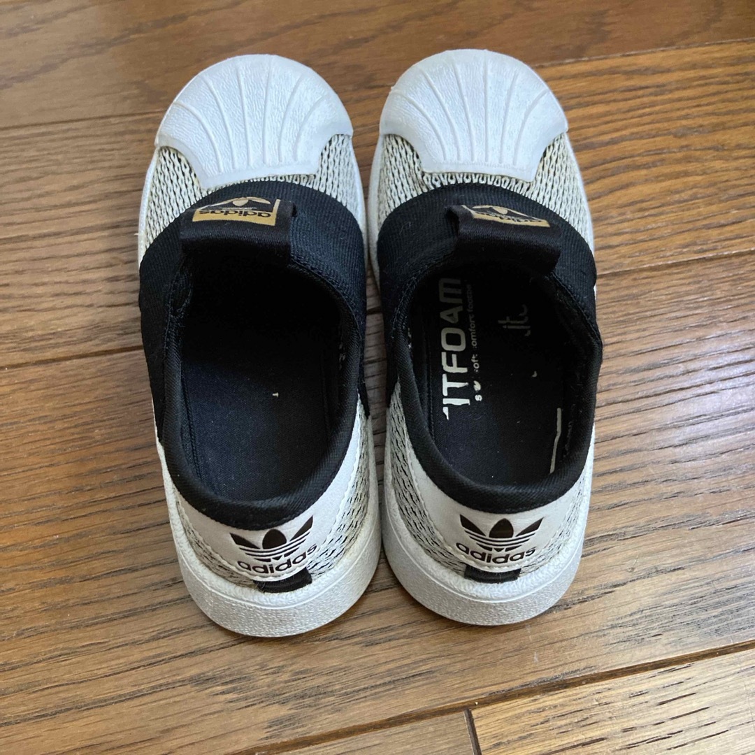 adidas(アディダス)のadidas メッシュ素材　子ども靴　15.0 キッズ/ベビー/マタニティのキッズ靴/シューズ(15cm~)(スリッポン)の商品写真