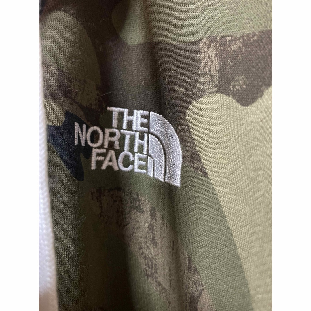 THE NORTH FACE(ザノースフェイス)のザノースフェイス迷彩柄フリース上下セット メンズのトップス(パーカー)の商品写真