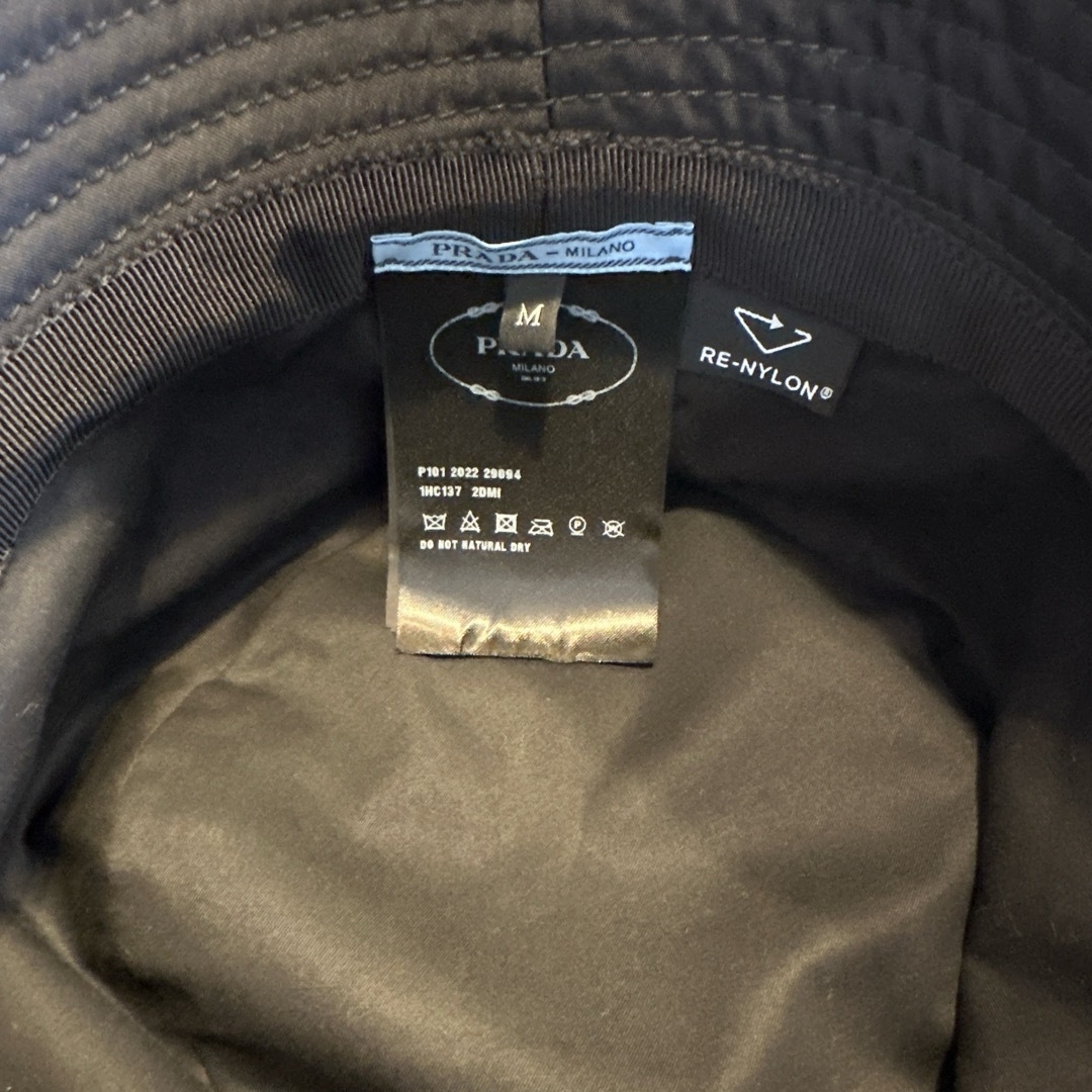 PRADA(プラダ)のPRADAバケットハット ハンドメイドのファッション小物(帽子)の商品写真