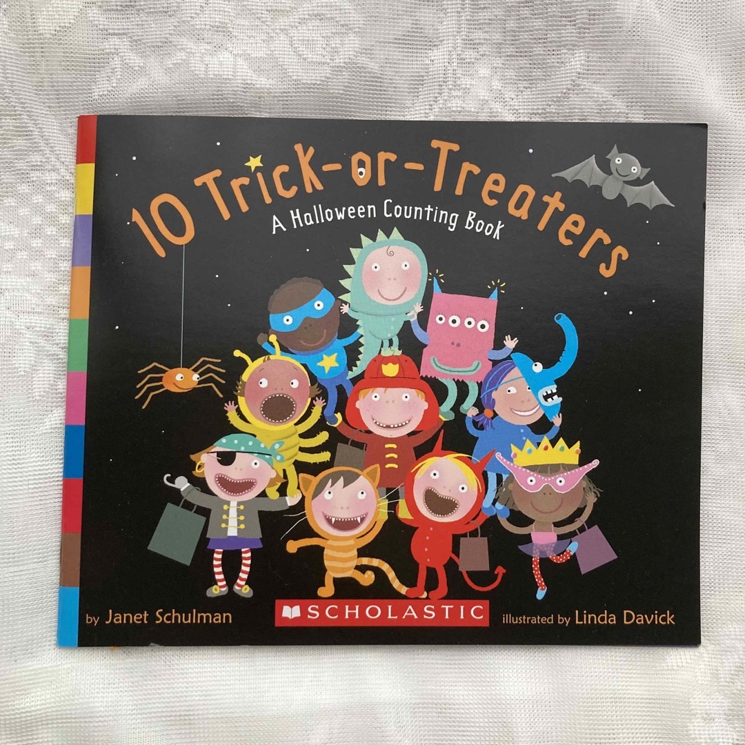 ハロウィン 英語絵本 10 trick-or-treaters エンタメ/ホビーの本(洋書)の商品写真