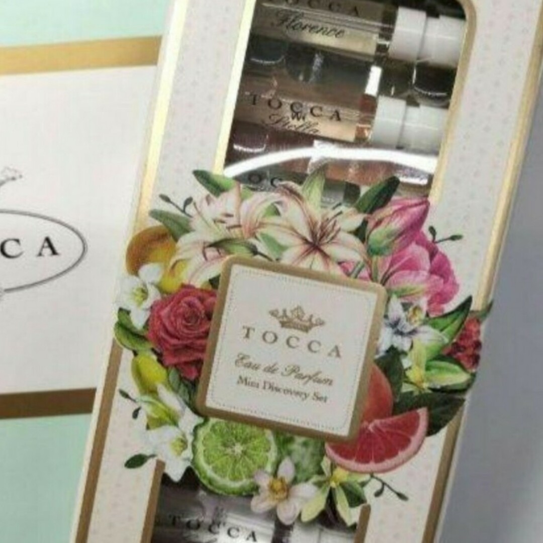 TOCCA(トッカ)の8本入り 新品 TOCCA ディスカバリーボックスコレクションCC 香水 セット コスメ/美容の香水(ユニセックス)の商品写真