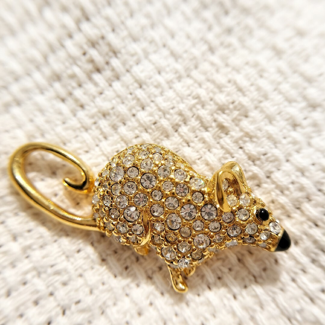 SWAROVSKI(スワロフスキー)のSWAROVSKIヴィンテージきらきらマウスブローチ レディースのアクセサリー(ブローチ/コサージュ)の商品写真