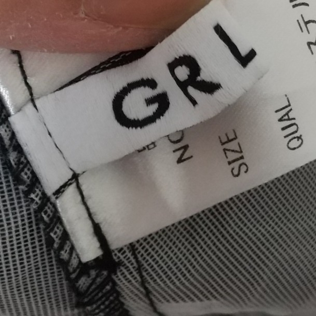 GRL(グレイル)のGRL キャミワンピ エンボス 黒 レディースのワンピース(ロングワンピース/マキシワンピース)の商品写真