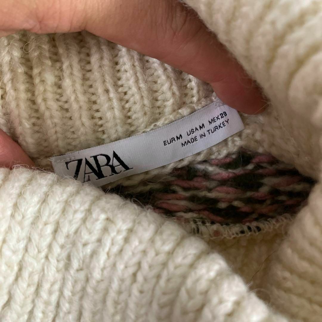 ZARA(ザラ)のZARA ザラ　ニットベスト　花柄　総柄　タートルネック　ショート丈　古着女子 レディースのトップス(ニット/セーター)の商品写真