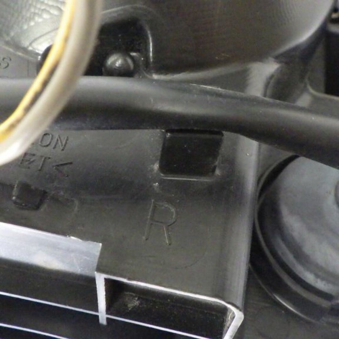 スズキ(スズキ)のスイフト 純正 ヘッドライト 右 STANLEY P9120 R 自動車/バイクの自動車(車種別パーツ)の商品写真