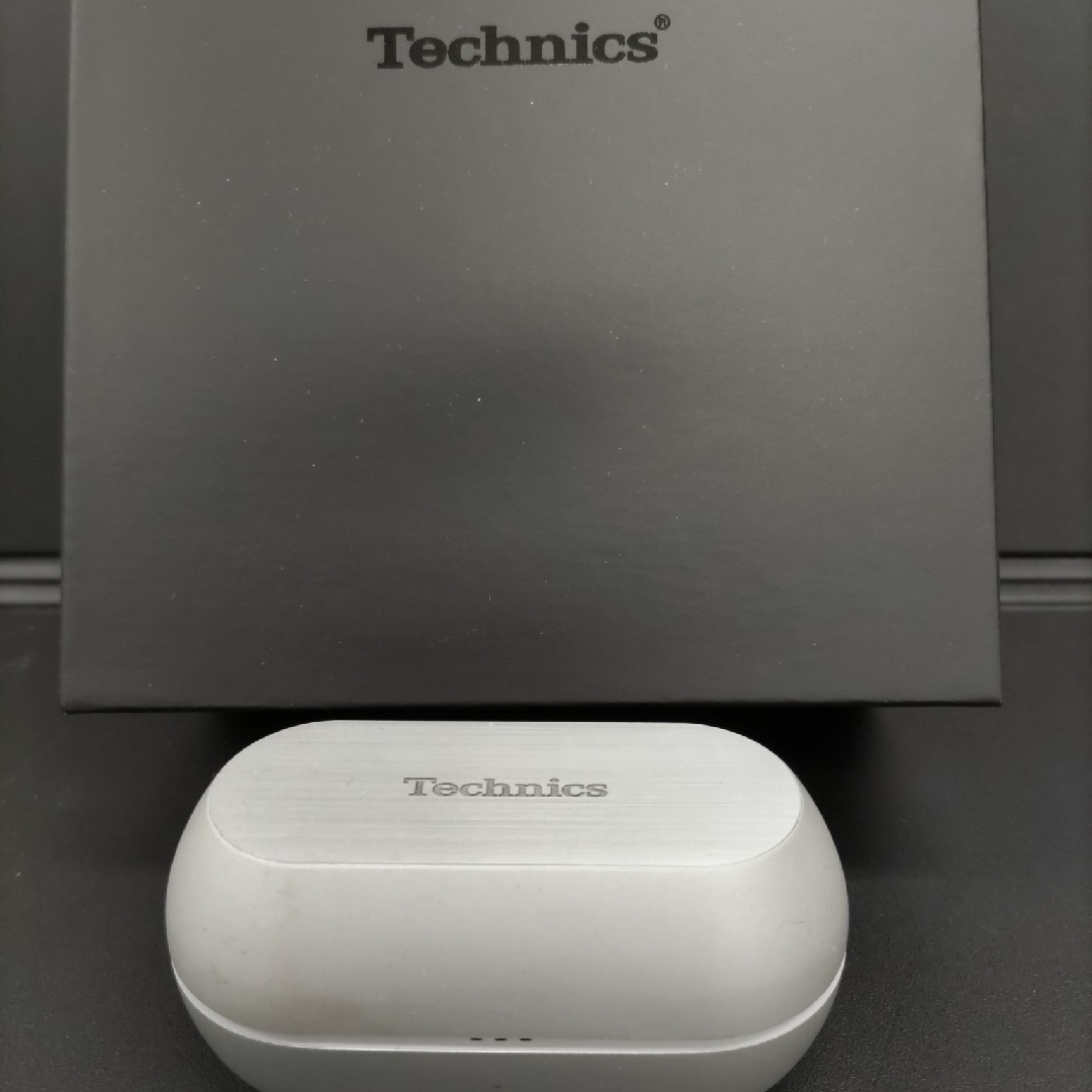 Technics(テクニクス)のTechnics 完全ワイヤレスイヤホン EAH-AZ70W-S スマホ/家電/カメラのオーディオ機器(ヘッドフォン/イヤフォン)の商品写真