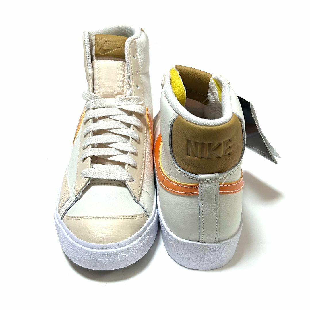 NIKE(ナイキ)の新品　30cm　ナイキ　ブレーザー ミッド77　EMB　ベージュ　バッシュ メンズの靴/シューズ(スニーカー)の商品写真