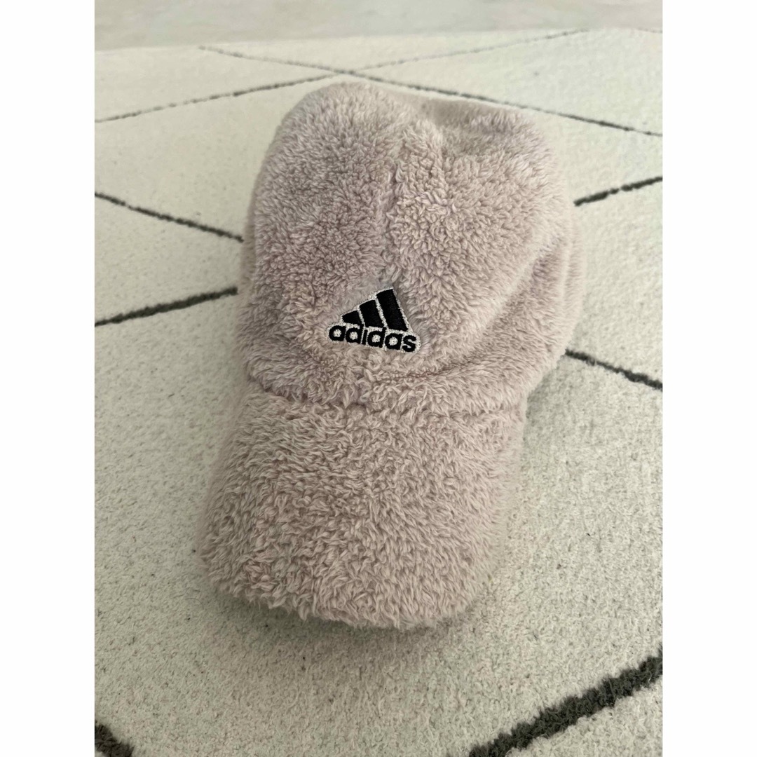 adidas(アディダス)のadidas ボアキャップ レディースの帽子(キャップ)の商品写真