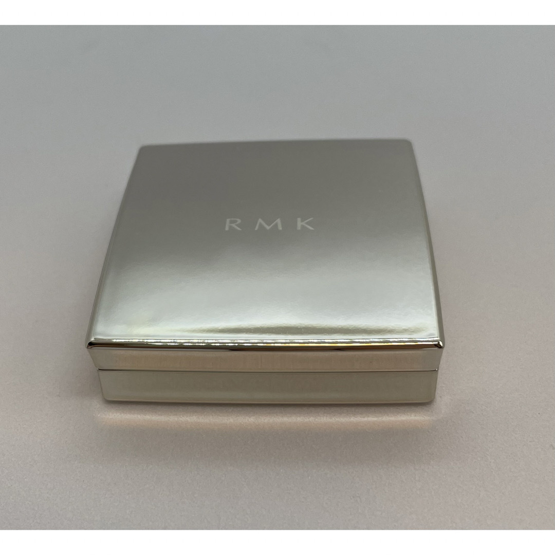 RMK(アールエムケー)のRMK  ミックスグロス　リップグロス　ベージィ　パールゴールドベージュ コスメ/美容のベースメイク/化粧品(リップグロス)の商品写真