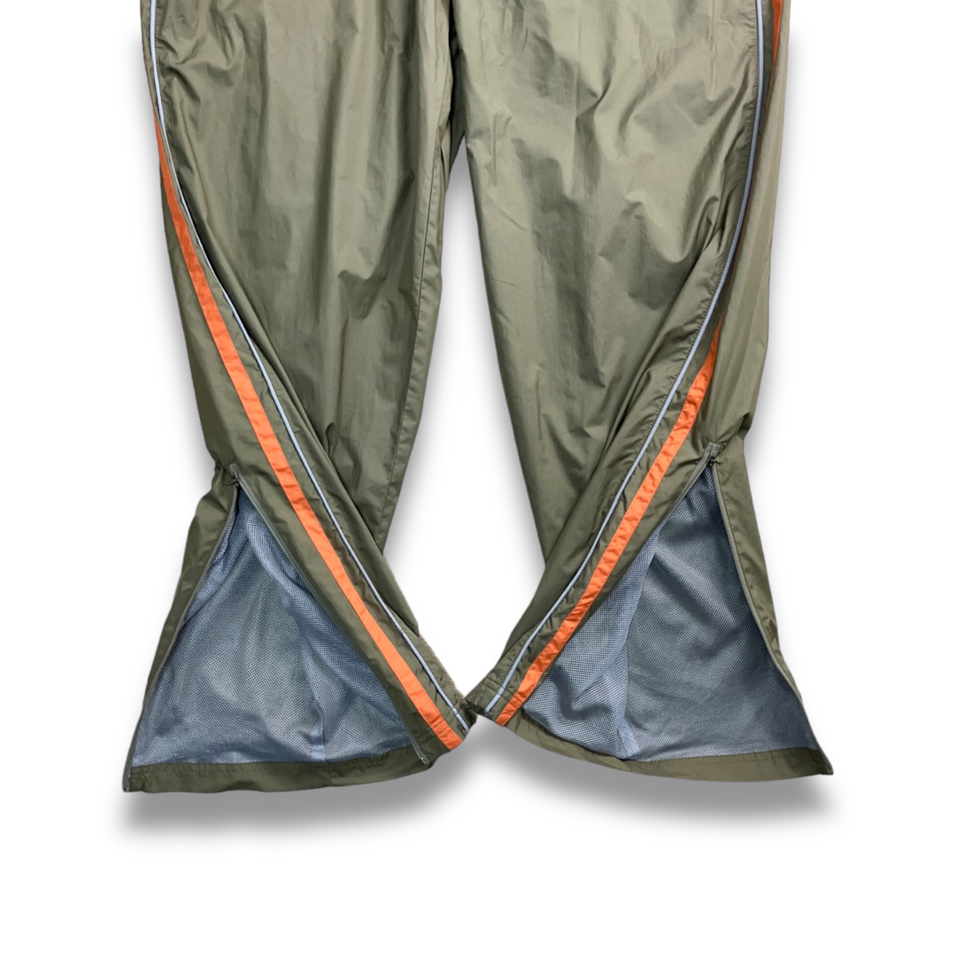 NIKE - 00s Y2K NIKE ナイキ ナイロントラックパンツ カーキ NIKE - 00s Y2K NIKE ナイキ ナイロントラックパンツ カーキ