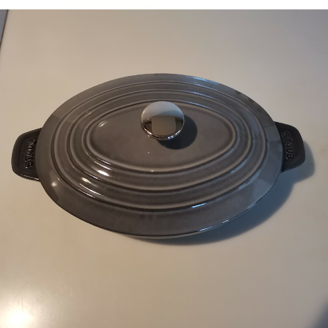 staub ストウブ オーバルホットプレート 蓋付 23グレー40509-581 staub ストウブ オーバルホットプレート 蓋付 23グレー40509-581