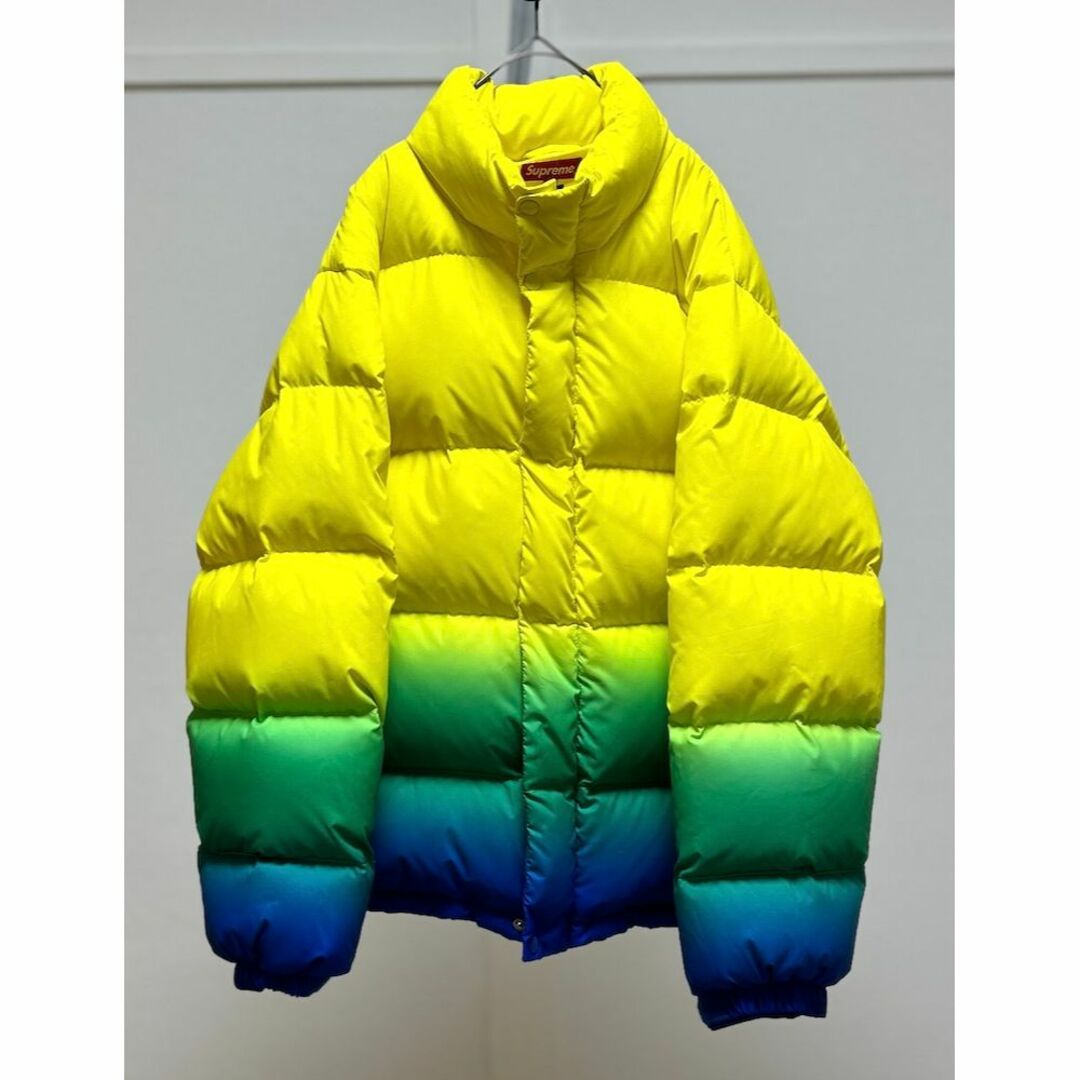 シュプリームsupremeダウン/gradient puffy jacket/M | フリマアプリ ラクマ