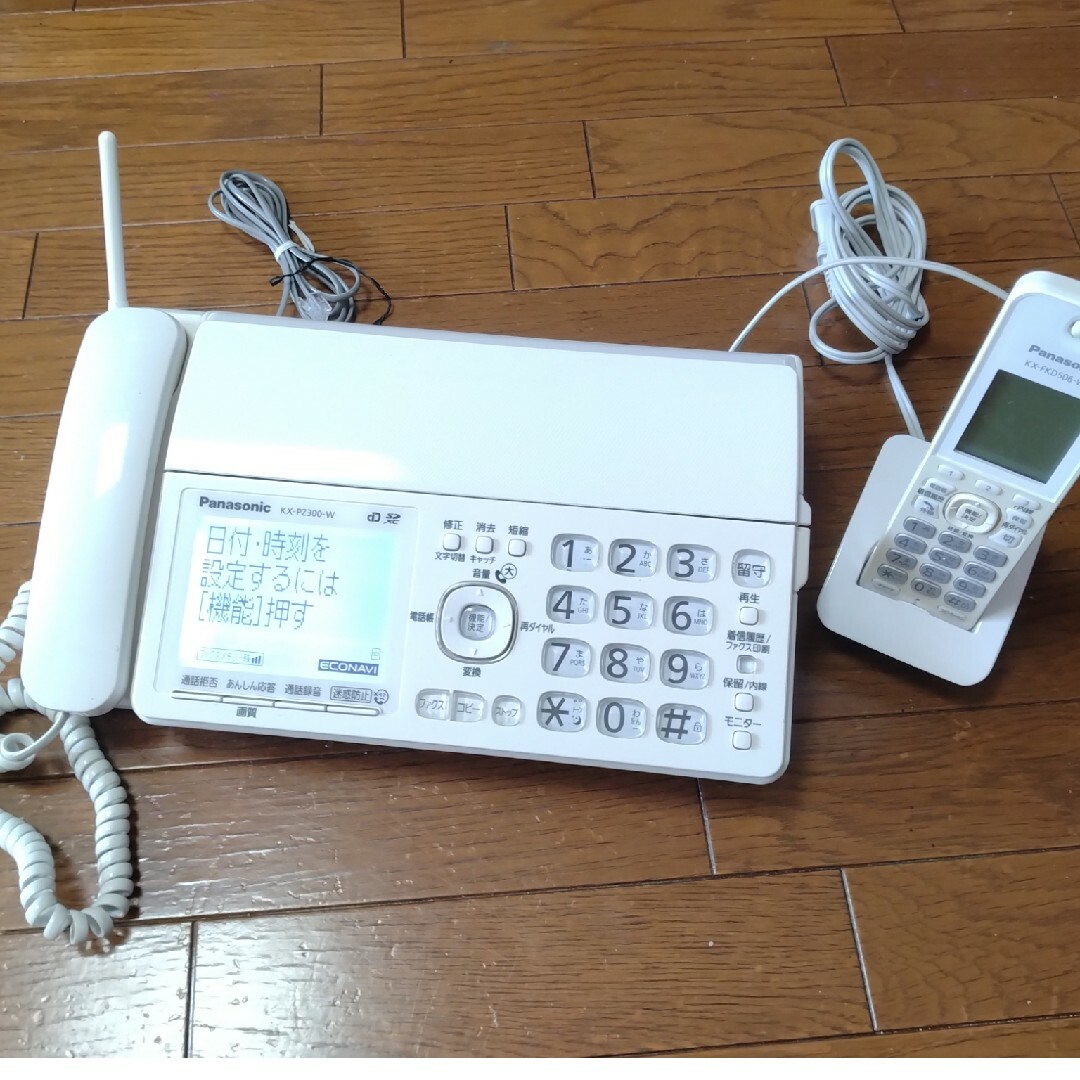 Panasonic(パナソニック)の美品！パナソニックおたつくすFAX電話器。デジタルコードレス子機付！ スマホ/家電/カメラのスマートフォン/携帯電話(その他)の商品写真