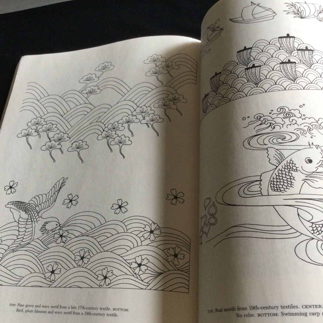 日本　伝統的　デザイン　モチーフ　イラスト　洋書　英語　パターン　Design エンタメ/ホビーの本(洋書)の商品写真