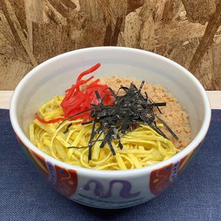 【Sい965】食品サンプル　鶏そぼろ丼　どんぶり　どんもの　2色丼(その他)