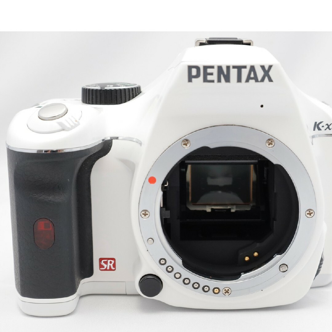 PENTAX(ペンタックス)の2月21日限定価格【一眼レフ】PENTAX  K-X レンズキット スマホ/家電/カメラのカメラ(デジタル一眼)の商品写真