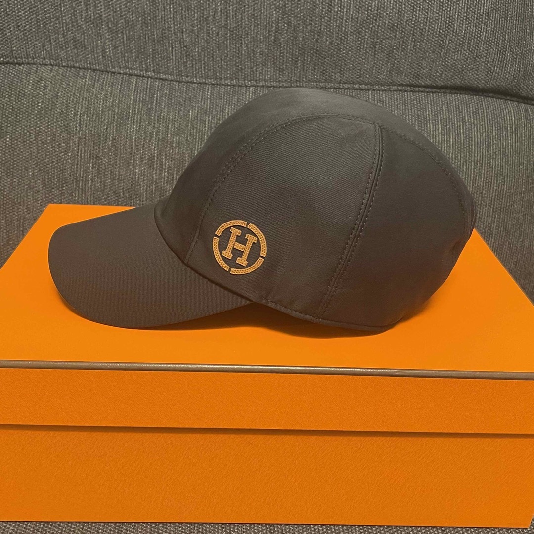 Hermes(エルメス)の23SS MILES H CAPサークルHロゴキャップ ブラック メンズの帽子(キャップ)の商品写真