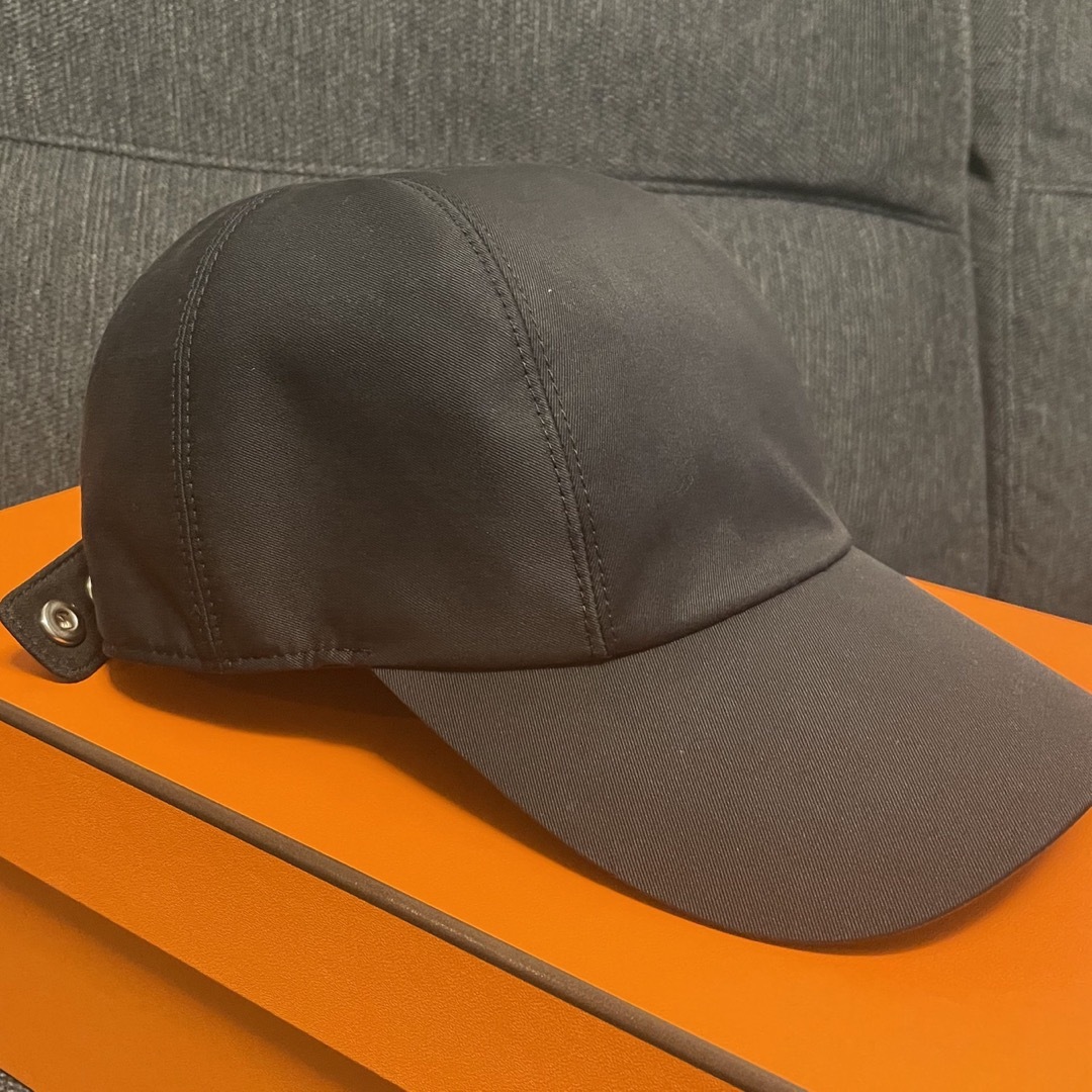 Hermes(エルメス)の23SS MILES H CAPサークルHロゴキャップ ブラック メンズの帽子(キャップ)の商品写真