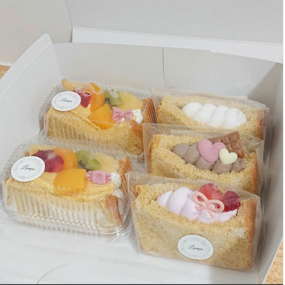 《グルテンフリー》米粉シフォンケーキサンド 食品/飲料/酒の食品(菓子/デザート)の商品写真