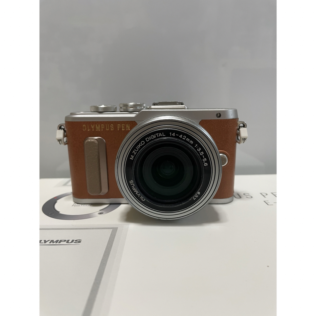 OLYMPUS(オリンパス)のOLYMPUS E-PL8 14-42 EZ レンズキット BROWN スマホ/家電/カメラのカメラ(ミラーレス一眼)の商品写真