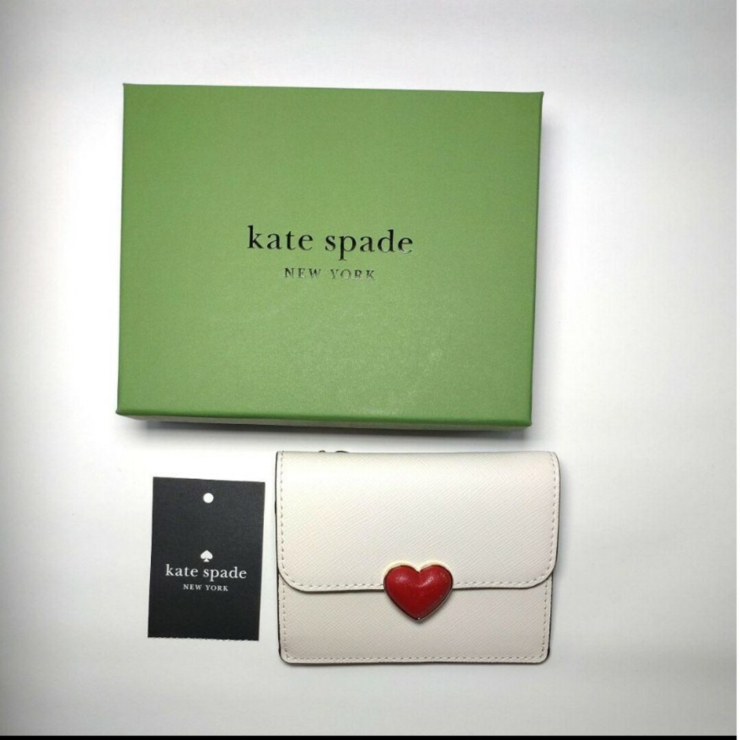 kate spade new york(ケイトスペードニューヨーク)の新品 ケイトスペード ハート ハードウエア スモール フラップ カード ホルダー レディースのファッション小物(その他)の商品写真