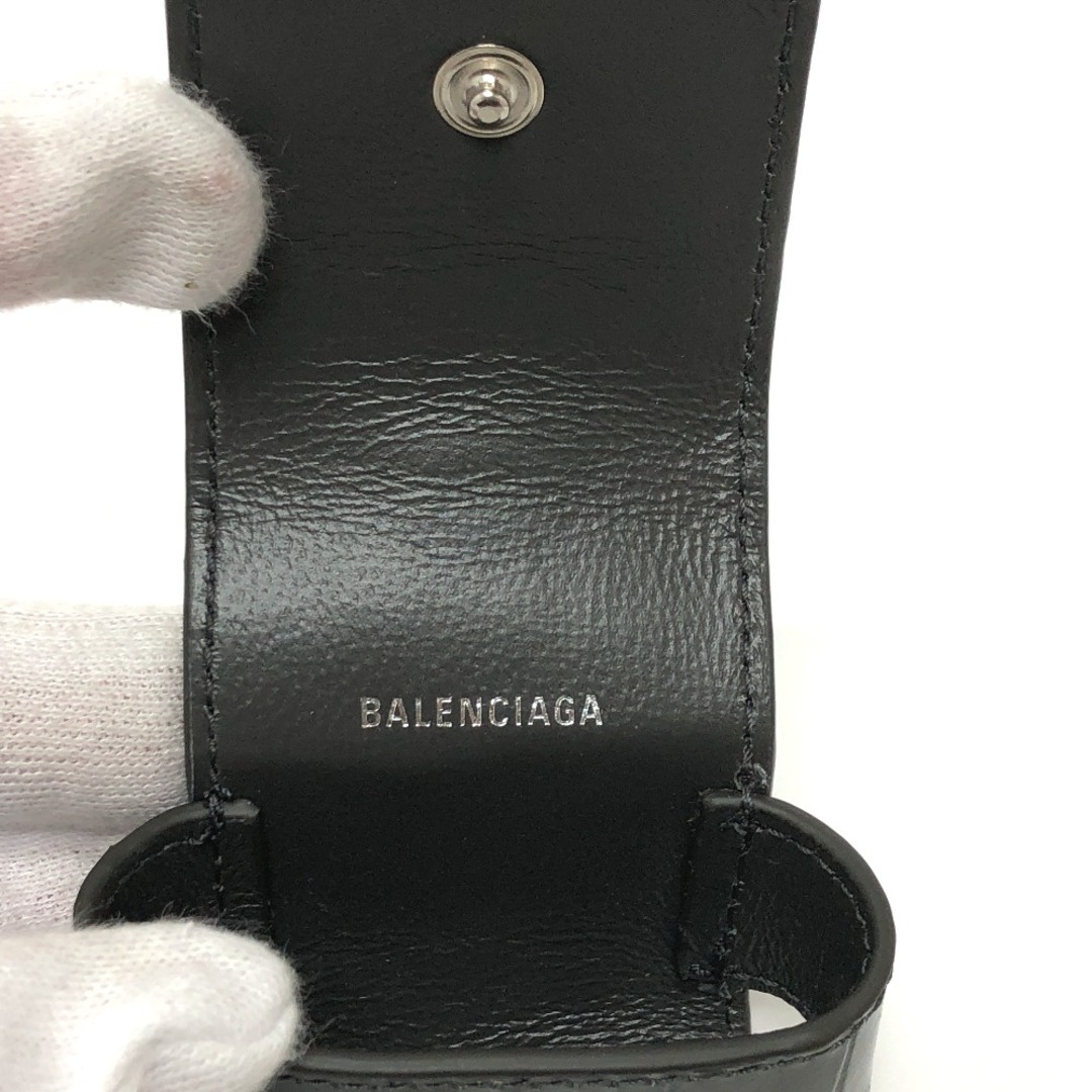 Balenciaga(バレンシアガ)のバレンシアガ BALENCIAGA AirPodsケース 655679 ロゴ 型押し イヤフォンケース レザー グレー スマホ/家電/カメラのスマホアクセサリー(その他)の商品写真